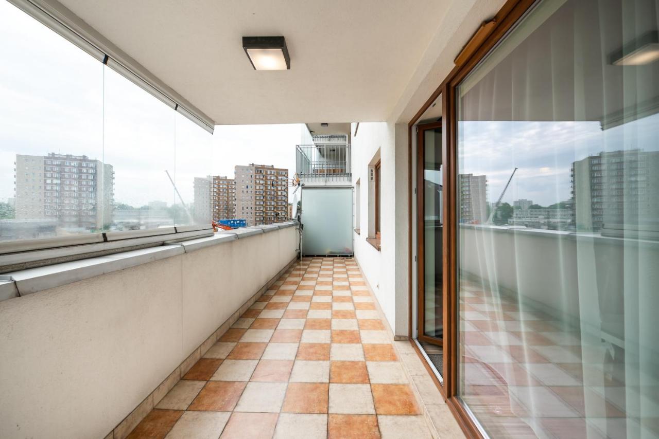 Metro Kondratowicza Spacious Apartment Varşova Dış mekan fotoğraf